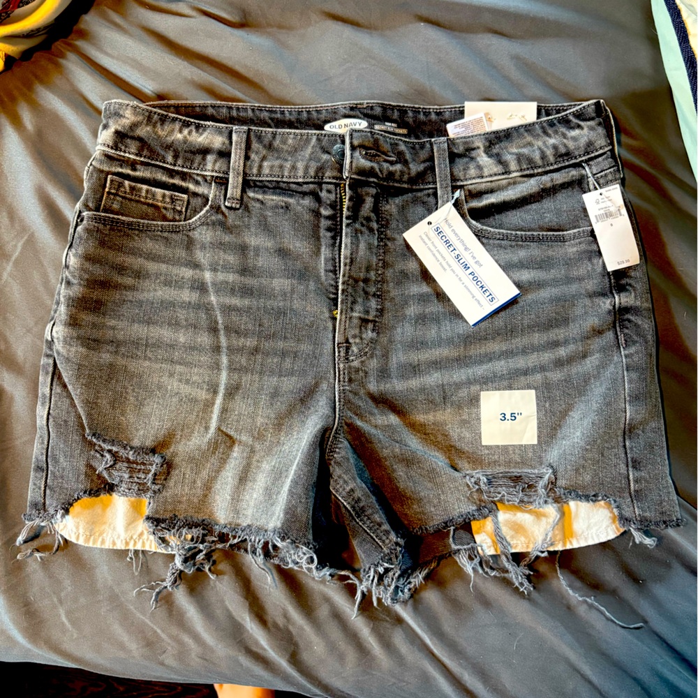NWT Old Navy high rise black denim shorts 3.5” size 8